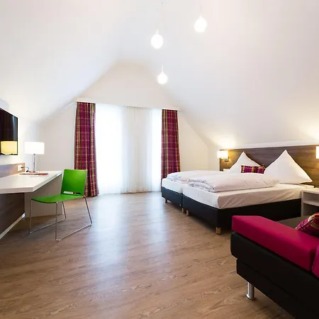 호텔 Schlafgut Domhof Erleben 3*